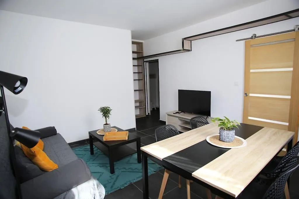 Peaceful City Hideaway In Sisteron 0*,